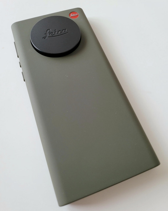 お気に入りのカラーコンビネーションになったLeitz Phone 1をもうしばらく使ってバージョンアップを待つことにした