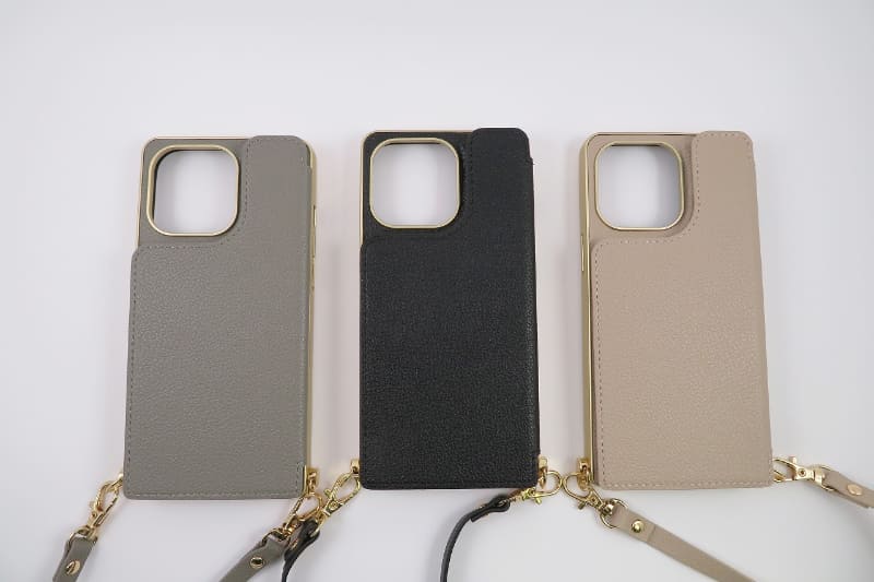 左から、グレイ、ブラック、ベージュ