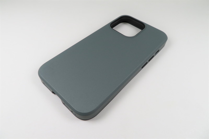 左から、モスグレイ、ブラック、ネイビー、グレージュ