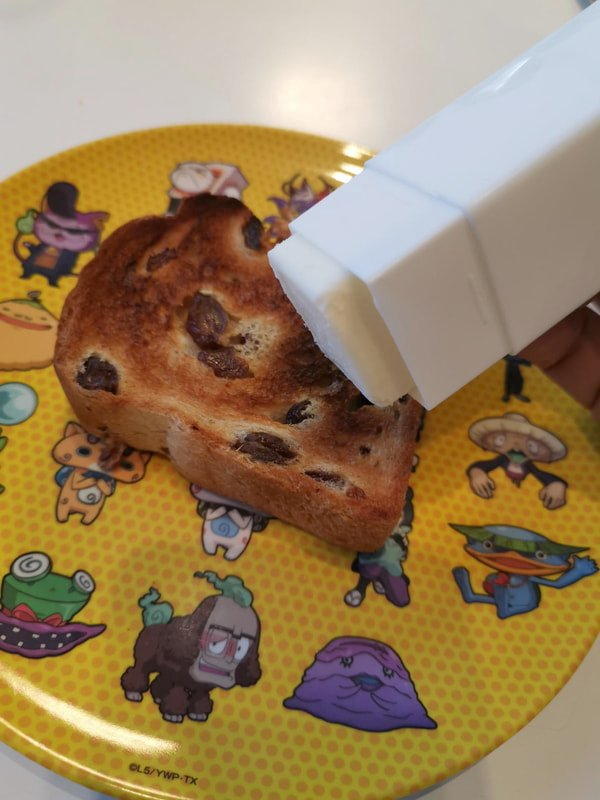 過去には力づくモデルのいろいろなバターカッターやバター塗りガジェットをかってしまった