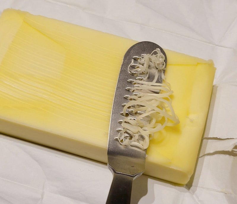 過去には力づくモデルのいろいろなバターカッターやバター塗りガジェットをかってしまった