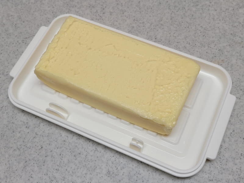 バターのカットはたった4枚の写真で分かるように極めて簡単だ。