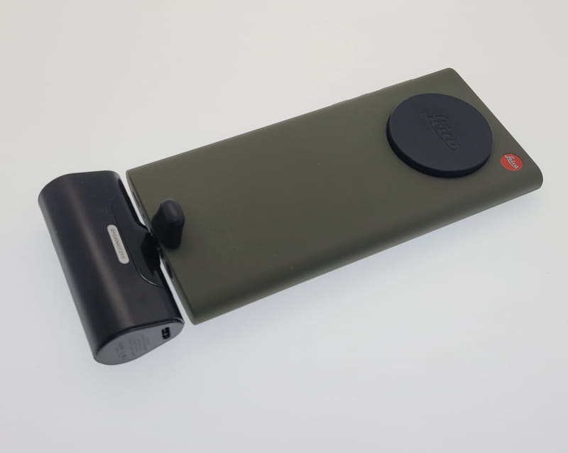 6インチ前後の標準的スマホにはバランスもバッチリだ