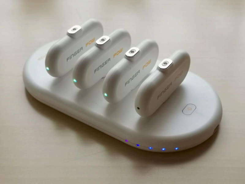 ドッキング充電モバイルバッテリーの初期製品であるFINGER POW