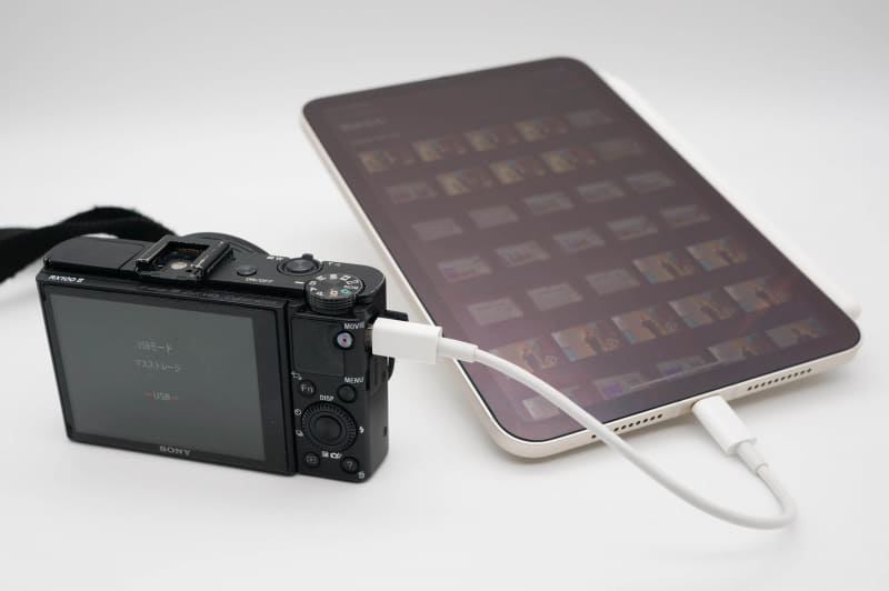 USB-CのiPadだと、Type-C - microUSBのケーブルでデジカメと直結できる。Type-Cのデジカメは持ってないからワカラン