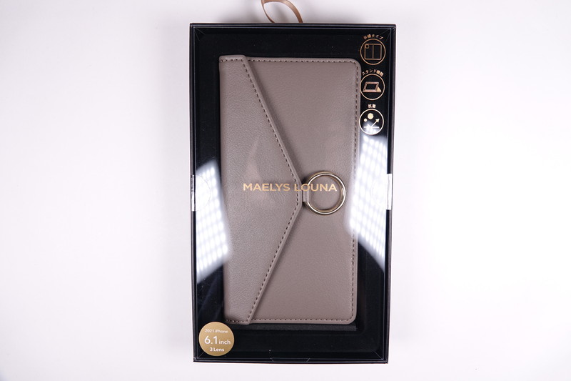 左から、モカ・ローズ・ベージュ