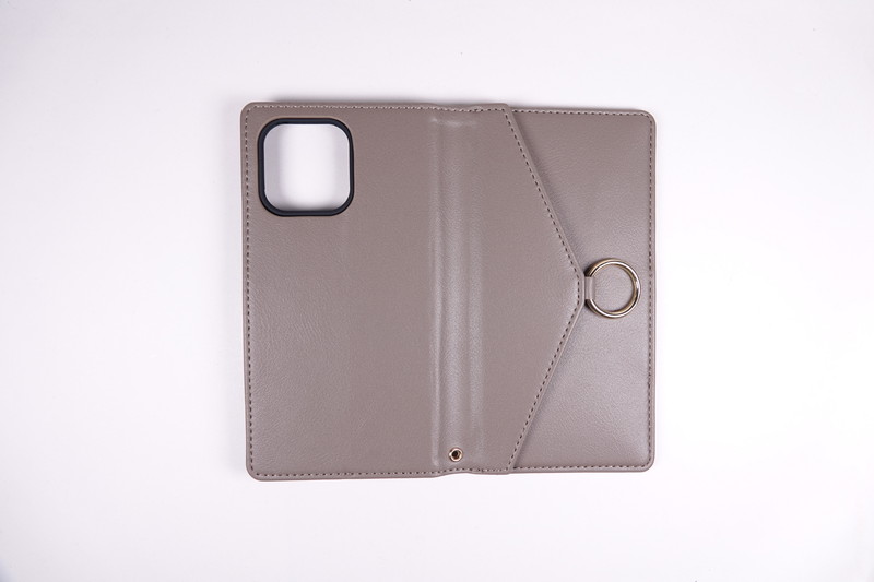 左から、モカ・ローズ・ベージュ