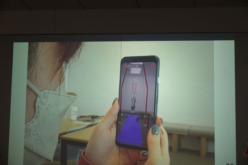 ARで3Dモデルを再生できる。拡大縮小できるほか、端末を移動させることで近づいたり、別の角度から競技を確認できる