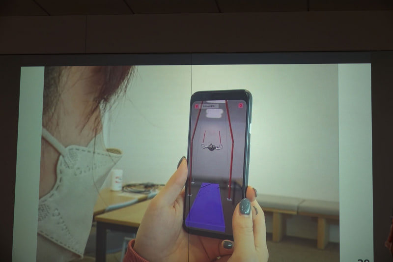 ARで3Dモデルを再生できる。拡大縮小できるほか、端末を移動させることで近づいたり、別の角度から競技を確認できる