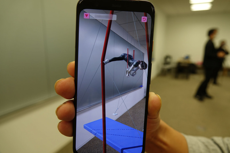 ARで3Dモデルを再生できる。拡大縮小できるほか、端末を移動させることで近づいたり、別の角度から競技を確認できる