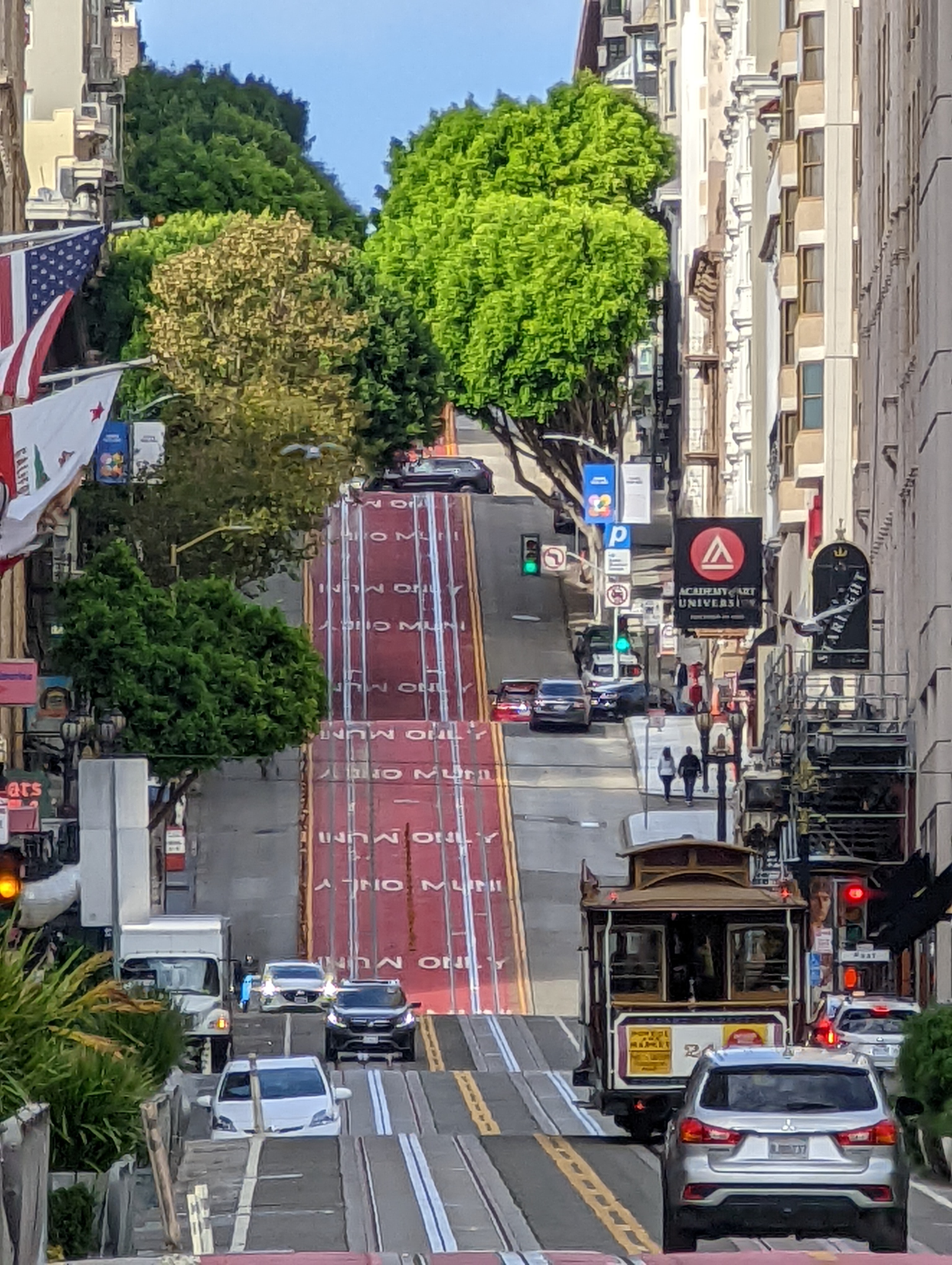 1ブロックだけ上がった位置から撮影して、もう少しだけ坂に寄ってみた