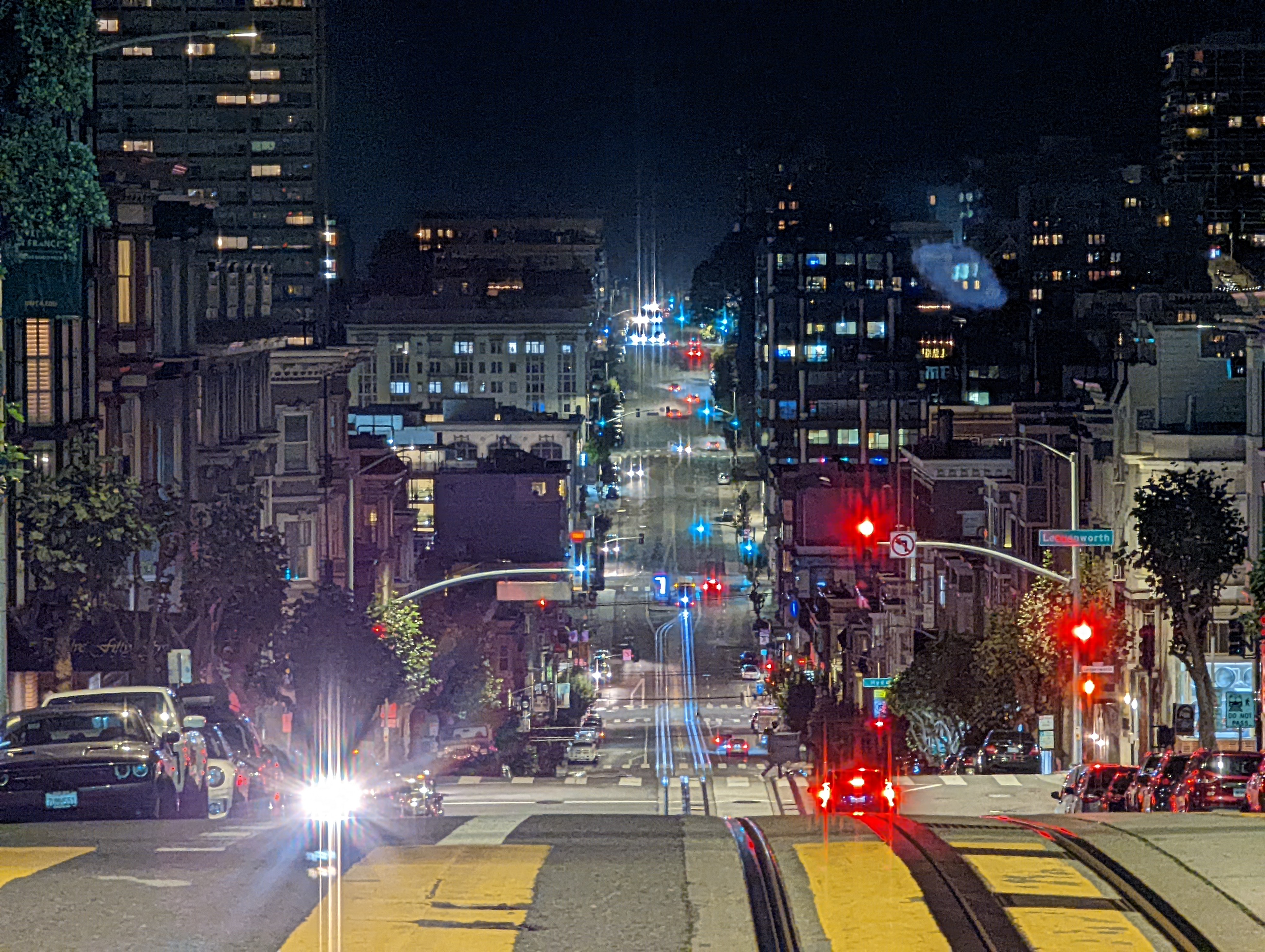 カリフォルニア通りのアップダウンを最大ズーム状態で撮影したところ