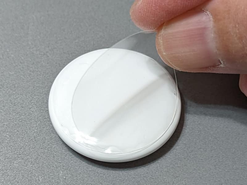 空気を抜き終わったら表面を保護しているフィルムをはがして完成だ