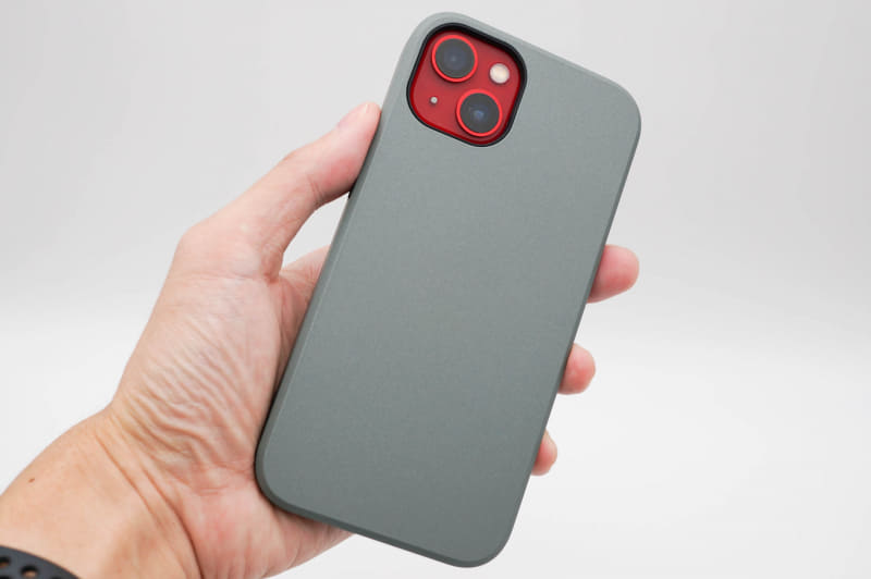 グレージュとこのモスグリーンあたりはちょっとミリタリーっぽい色味だ