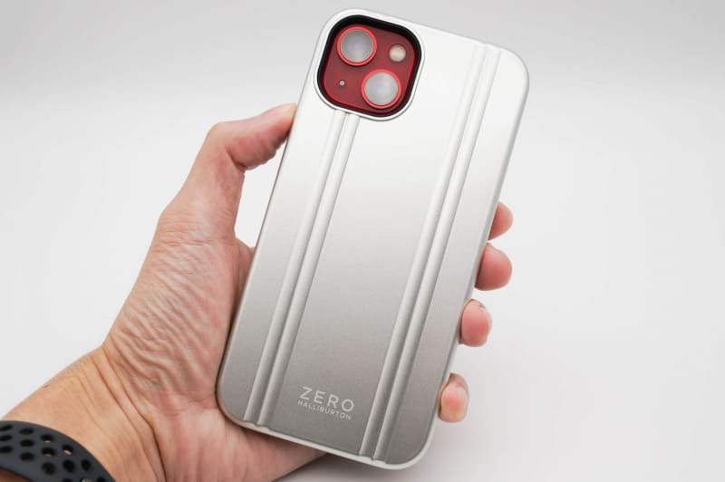 iPhone 13向けのZERO HALLIBURTON Hybrid Shockproof Case
