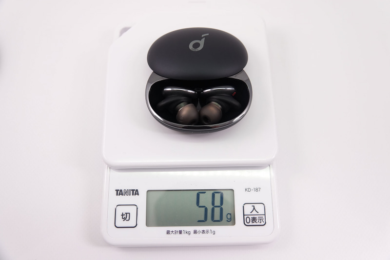 イヤホンとケースあわせて58g