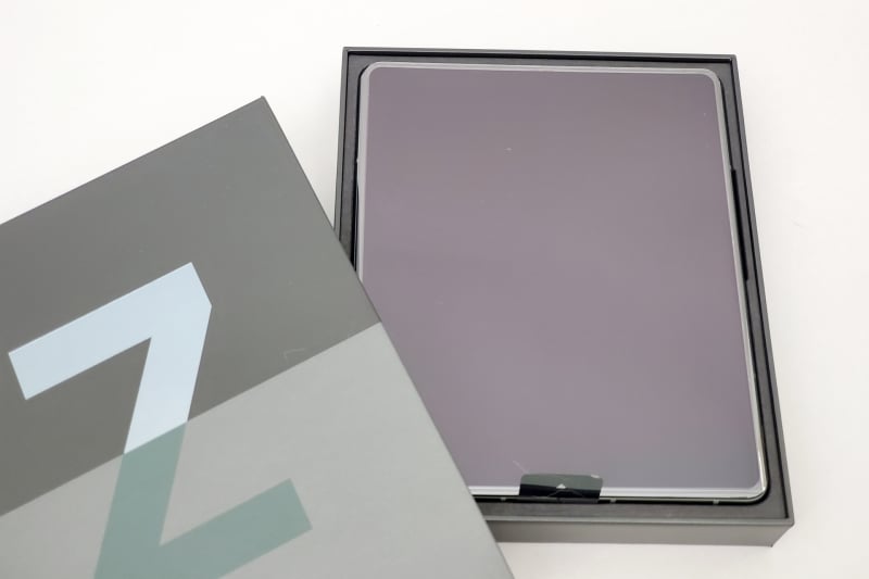 ディスプレイの大きさが箱の大きさ