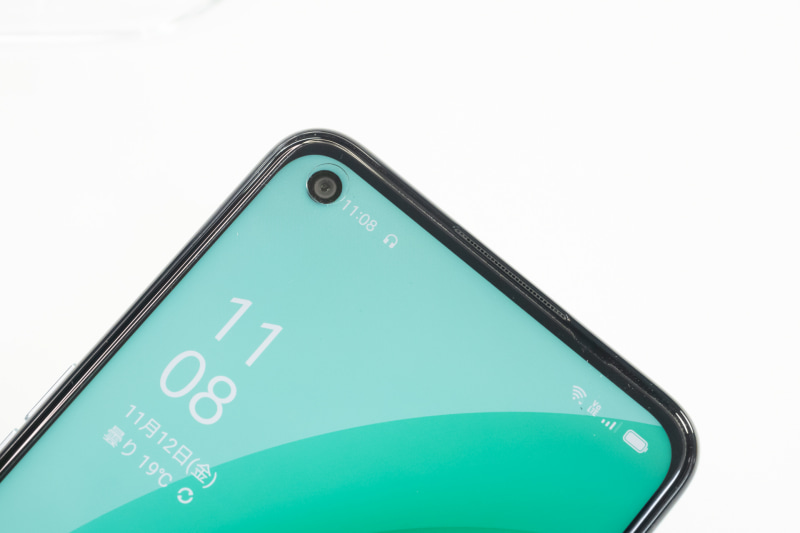 前面カメラは約800万画素、F2.0