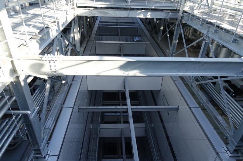 空調の一部。ここに温められた空気が排気される