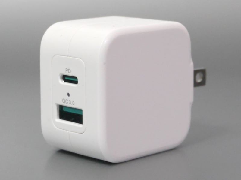 USB Standard-Aポートと、USB Type-Cポートを各1基ずつ搭載する