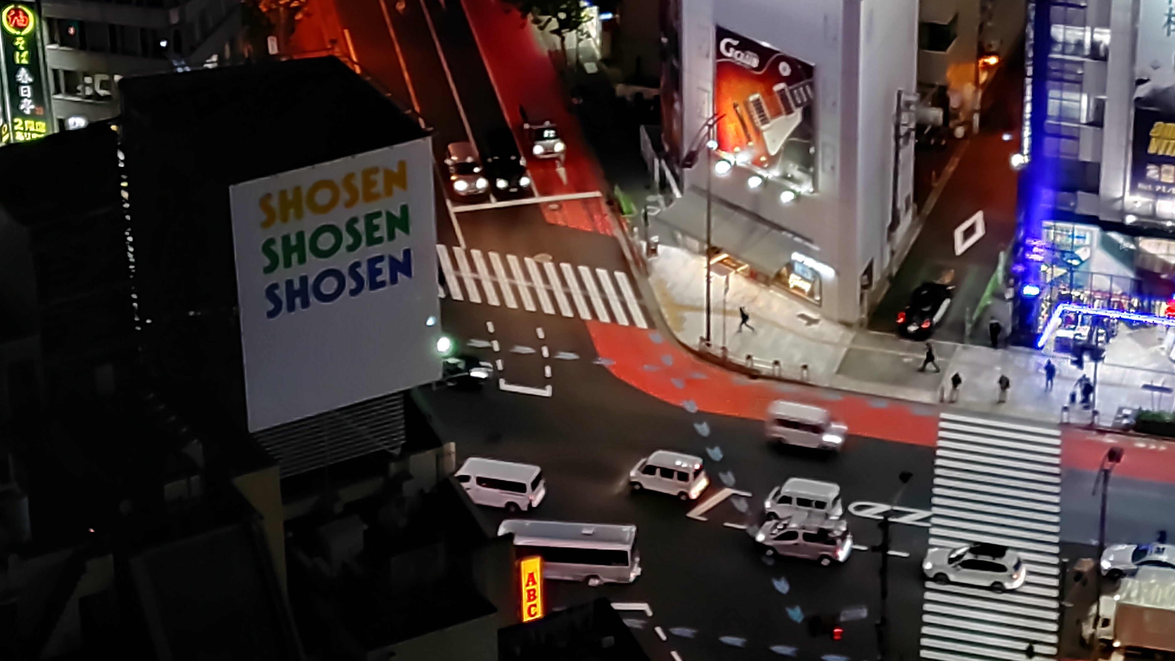 夜景モード、4倍（最高倍率）で撮影