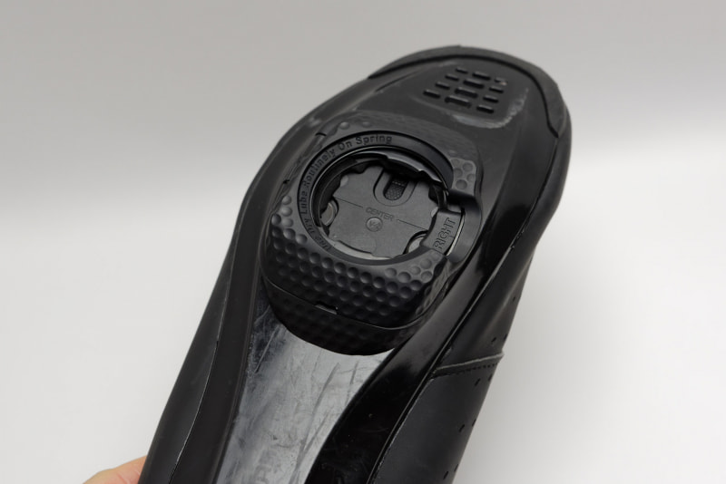 シューズに装着した状態がこちら