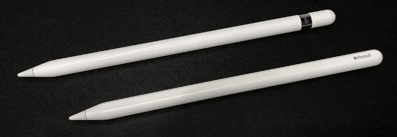 上が第1世代Apple Pencilで、下が第2世代Apple Pencil