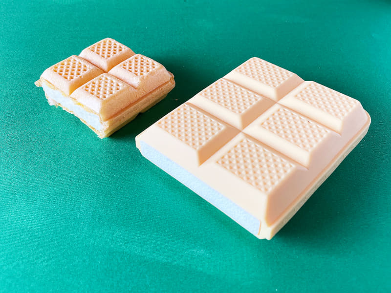 モナカアイスの断面までもリアルに再現。