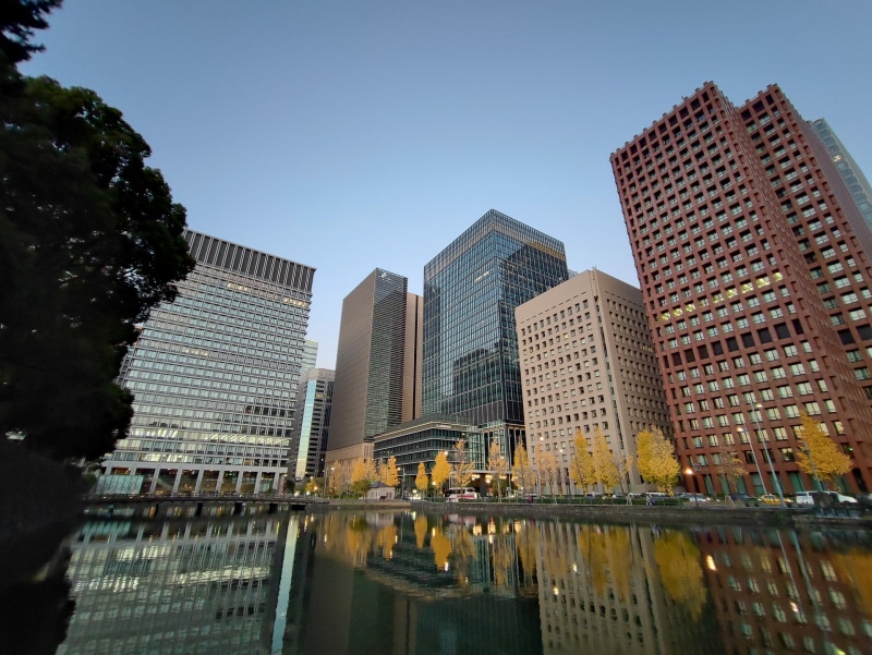 超広角カメラでは、120度のワイドな視野角を切り取れる