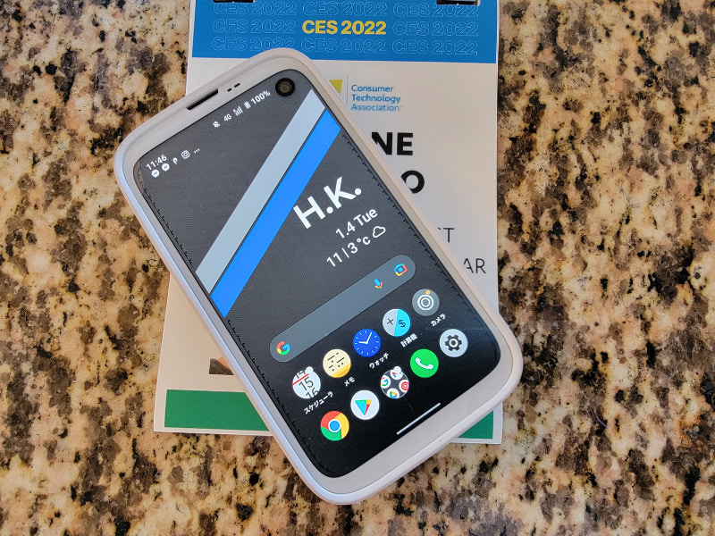 ahamoのSIMを入れたBALMUDA Phoneをラスベガスで使用中