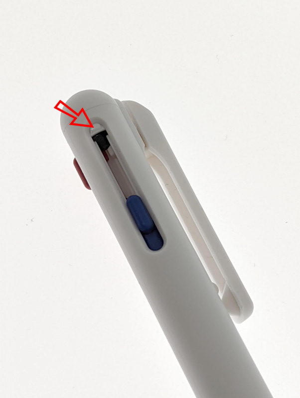 軸が戻る時にストッパー部分のシリコン系の素材が柔らかく受け止める感じ