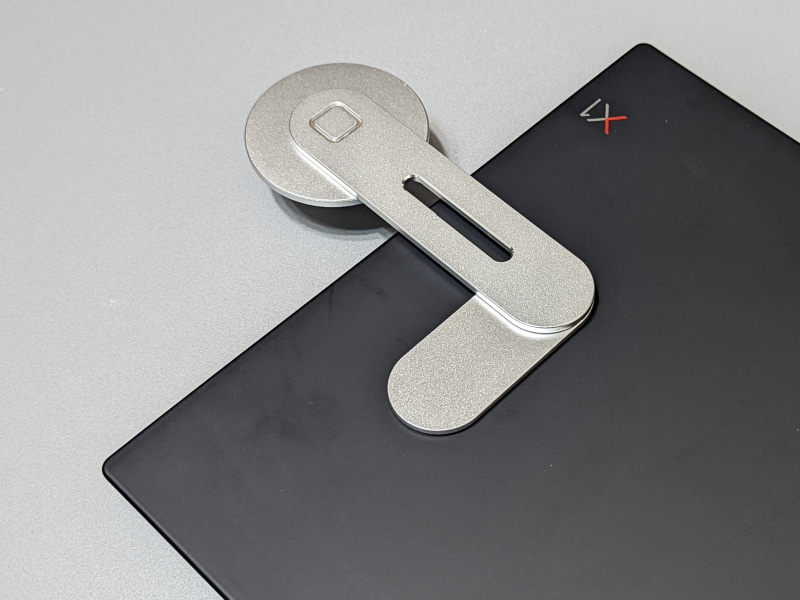 ここから半回転させてアームを展開させる