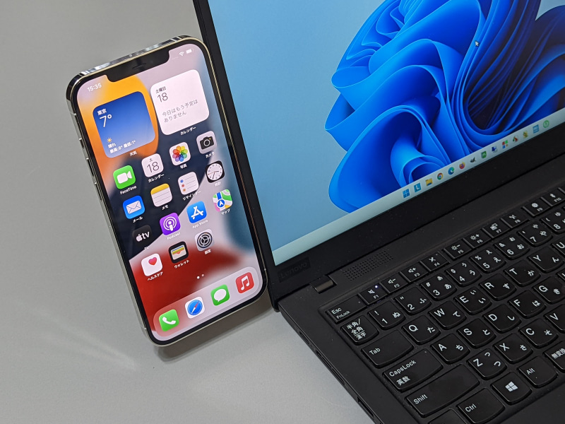MagSafe対応のiPhoneをそのまま取り付けられる