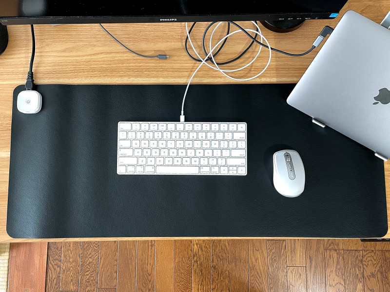 TEMGOOの「加熱マウスパッド」。電熱式のホットデスクマットです。