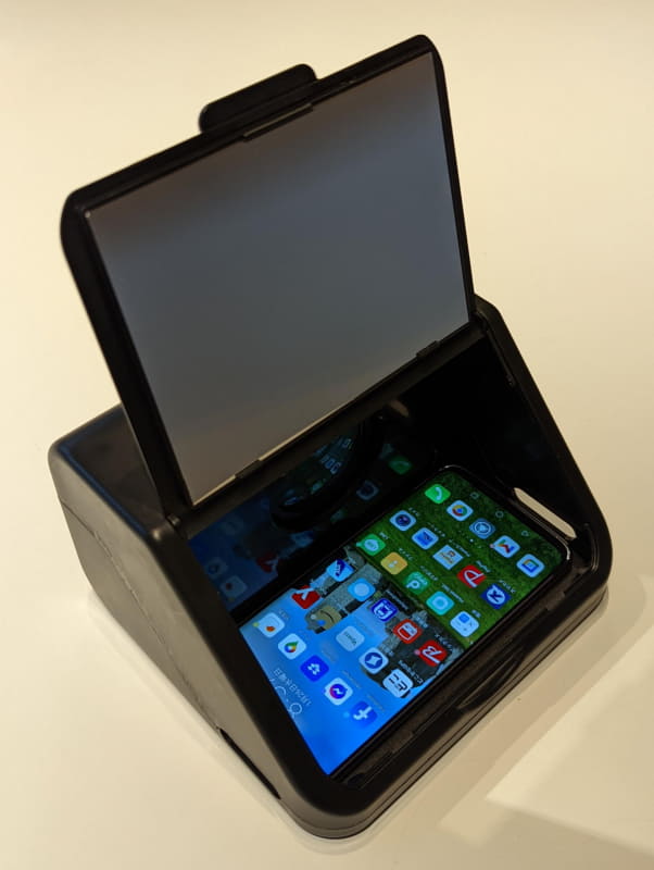 偶然、5.5インチより遥かに大きなHuawei Mate 20 Proも入った