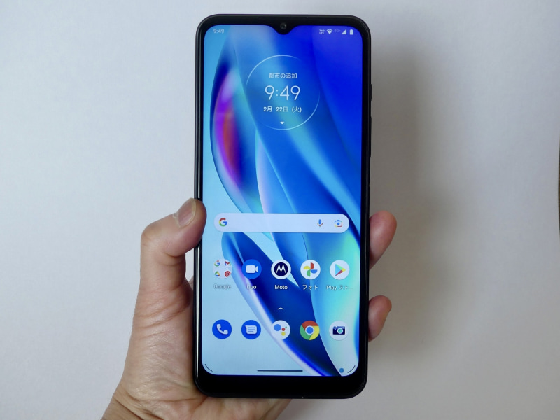 ディスプレイは6.5インチHD+（1600×720ピクセル）液晶。