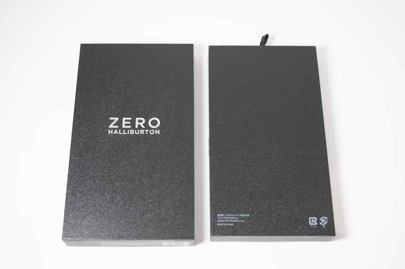 ストラップホール付き