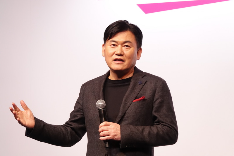 楽天モバイル　三木谷氏