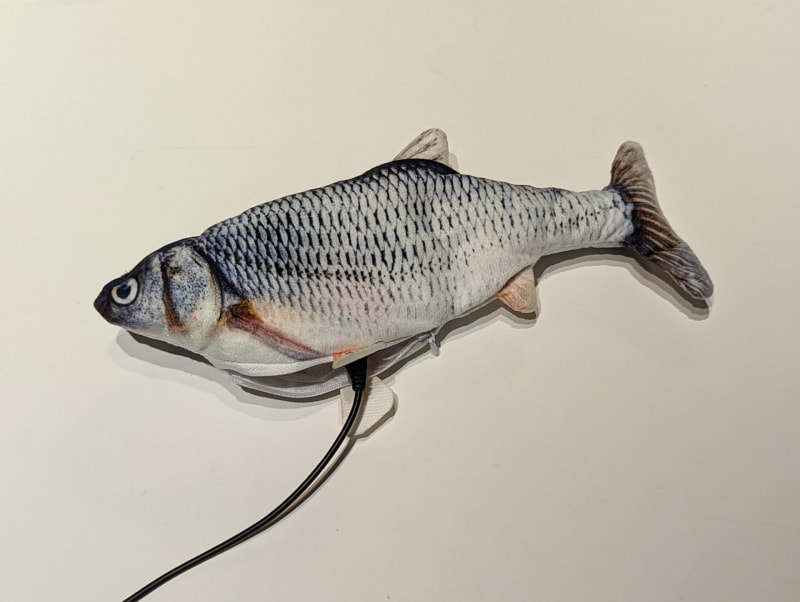 早速充電開始……どことなくシュールな雰囲気だ