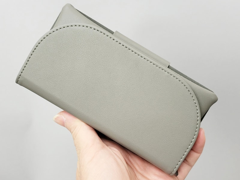 ぱっと見は、物理的なウォレット。こちらはgrayカラー