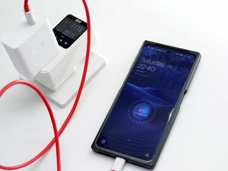 最大150Wで充電が可能なSuperVOOC。22年後半にOnePlusブランドの端末から採用していくという