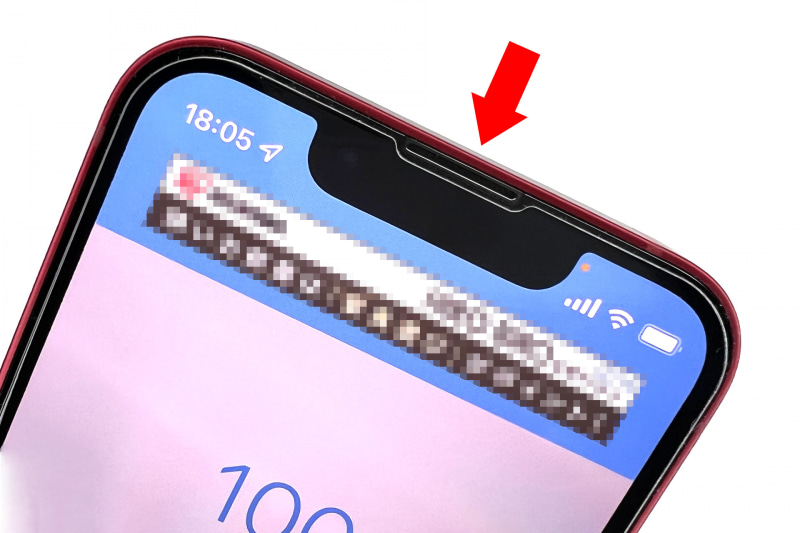 この位置にもマイクがある。ボイスメモアプリではこの位置のマイクが使われるようだ