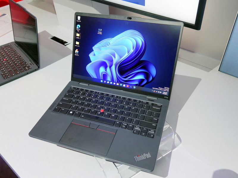 ミリ波対応のThinkPad X13s