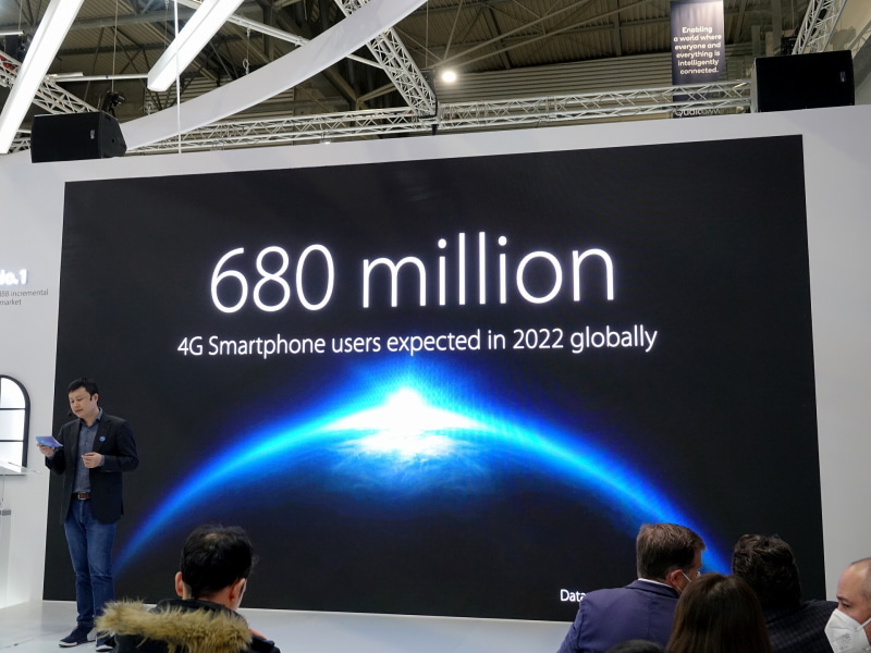 その他3モデルは、6億8000万の4Gユーザーに向けたものだという