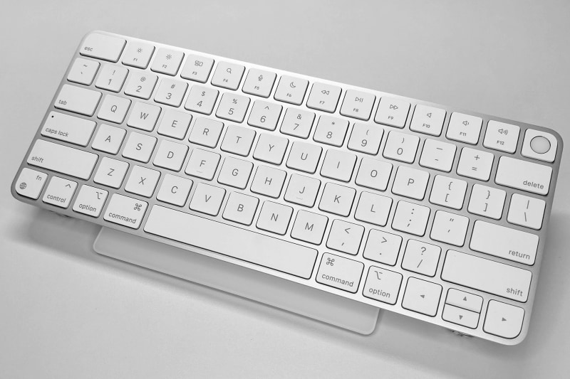 Magic Trackpadを使わないときは、Magic Keyboardの下にしまえる