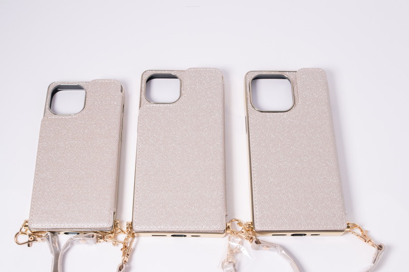 左から、iPhone 13 mini・iPhone 13・iPhone 13 Pro用