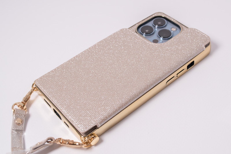 iPhone 13 Pro シエラブルーに装着