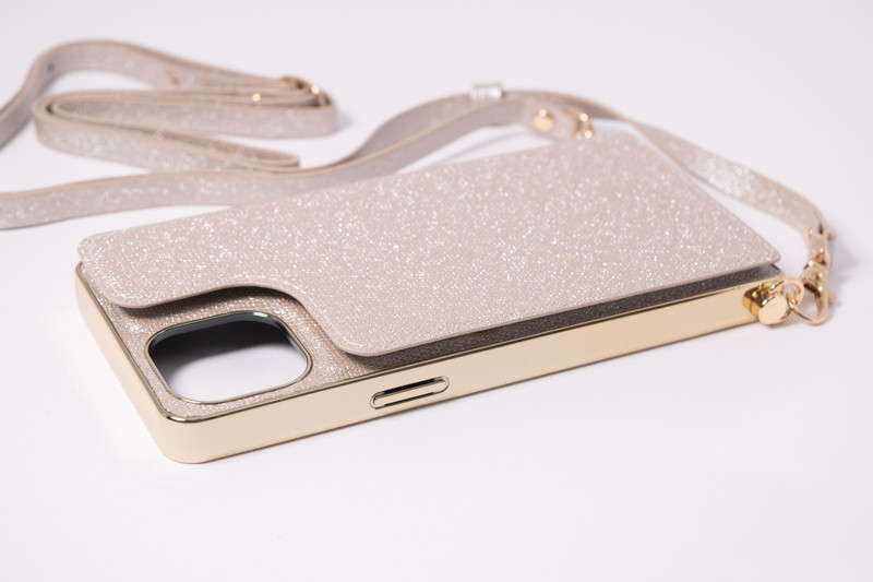 左から、パールシルバー・プリズムゴールド