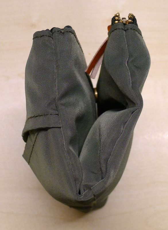 ごみを入れるとけっこうな厚みになる