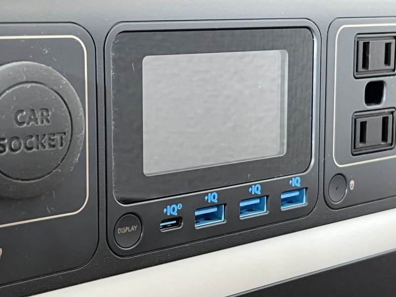 「Anker 535 Portable Power Station」ポート類